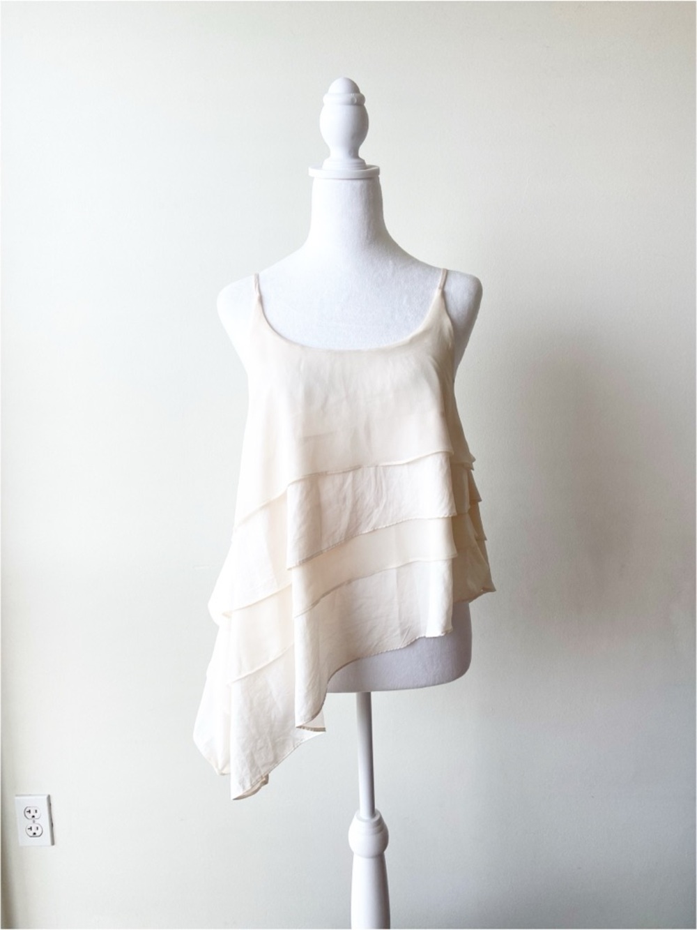 Jennifer Lopez Cream Cami Top Size XS